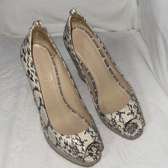 JIMMY CHOO Snakeskin Gray & Ivory Leather Peep Toe Cork Heels 7.5 (Sz 38) - Picture 7 of 17